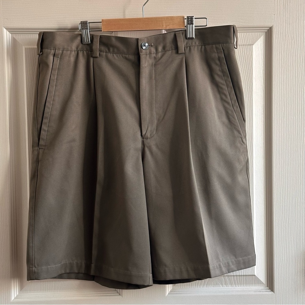 Nike Fit Dry Golf Khaki Shorts Men’s Size 34